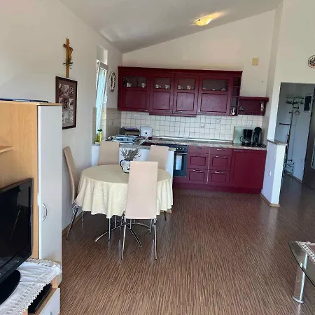 3 Apartment *