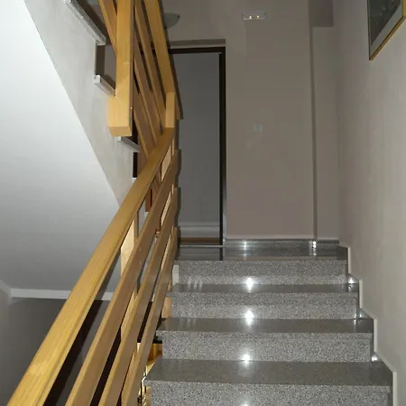 3 Apartment Liznjan